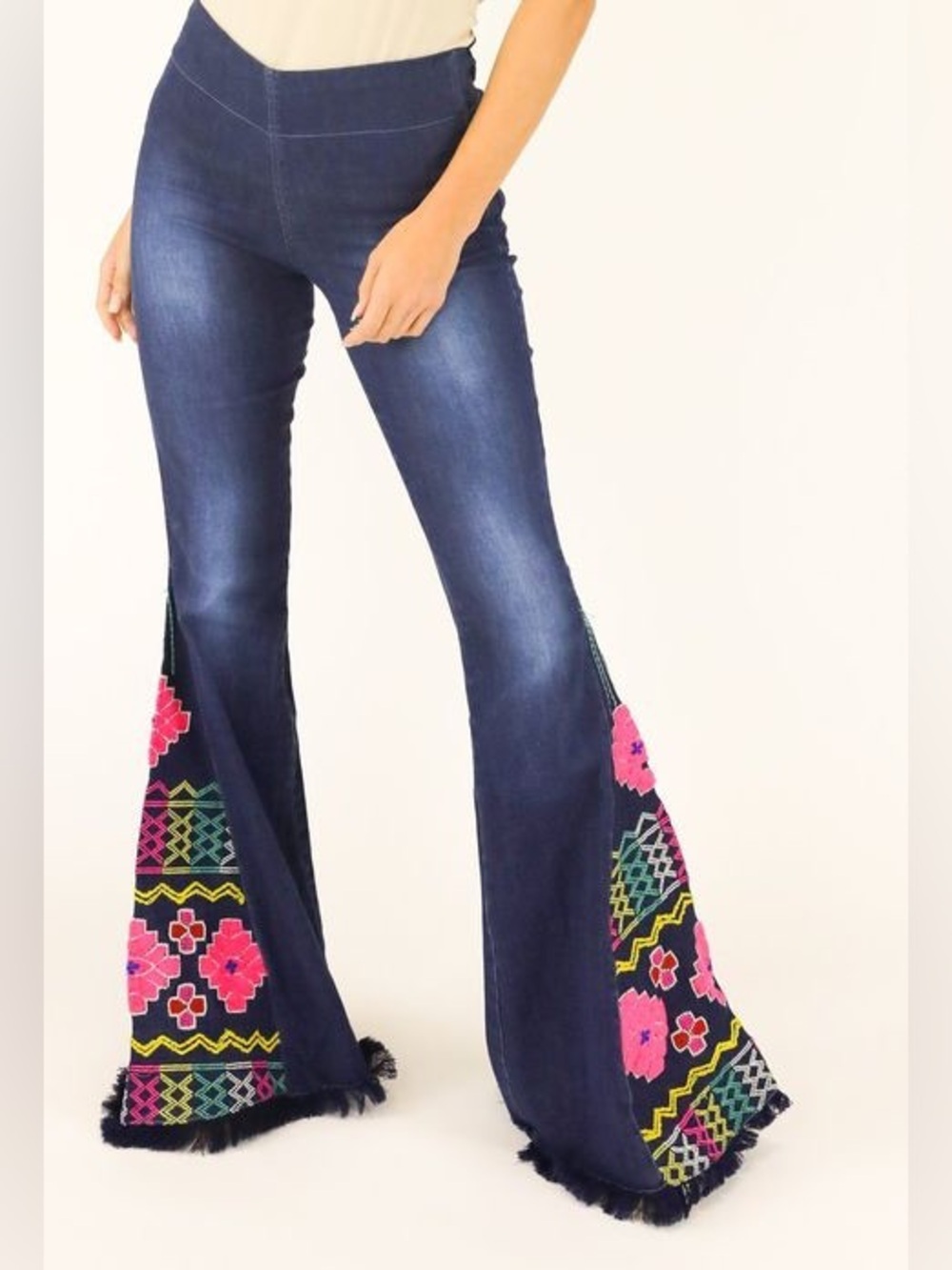 Judith March Pink Embroidered Gypsy Flare Jeans With Frayed Hem Size Large